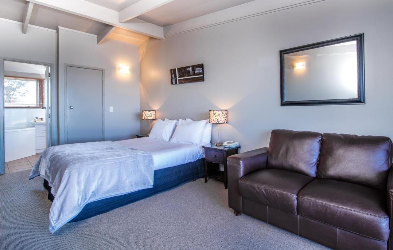Twin Peaks Lakeside Inn Lago Lago Taupo Esterno foto