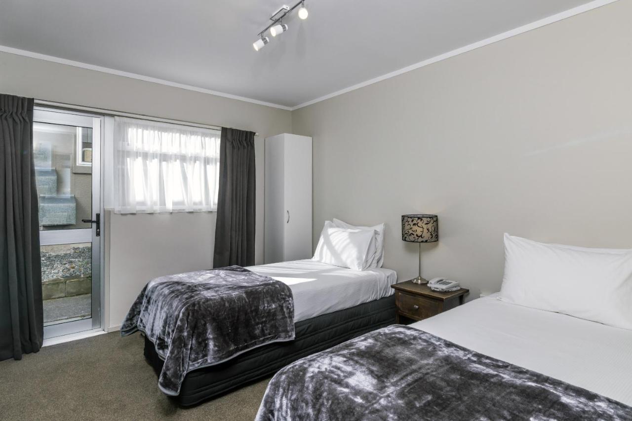 Twin Peaks Lakeside Inn Lago Lago Taupo Esterno foto