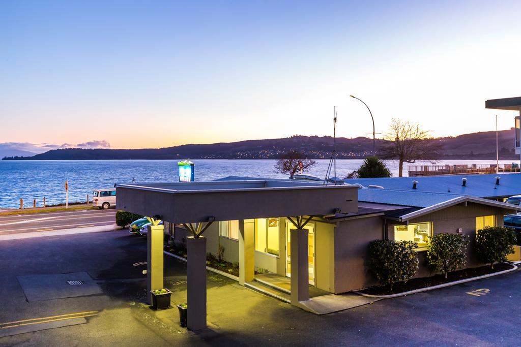Twin Peaks Lakeside Inn Lago Lago Taupo Esterno foto
