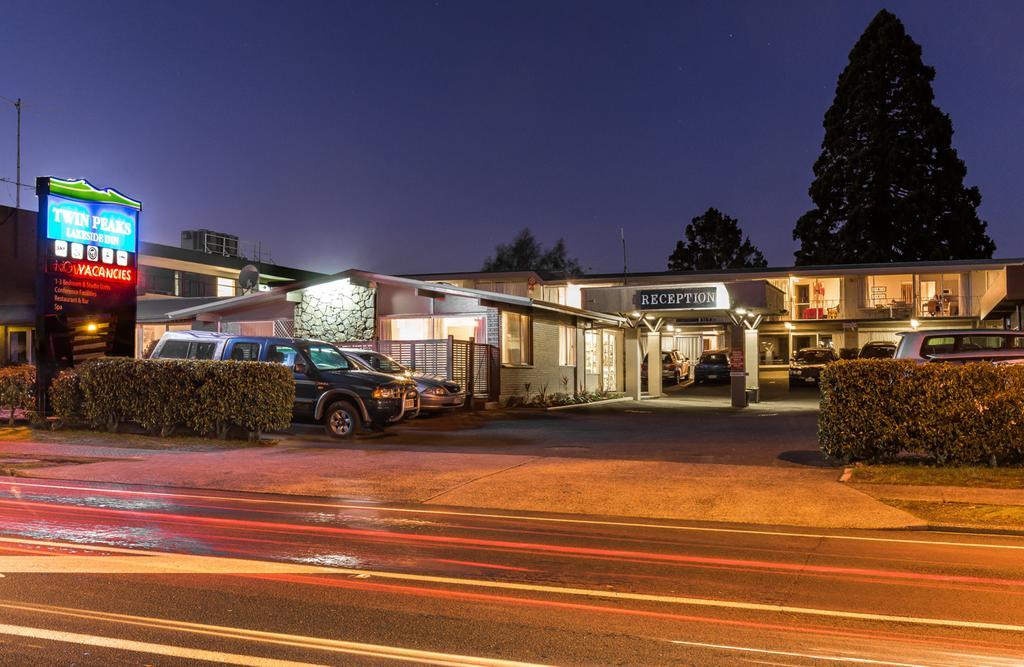 Twin Peaks Lakeside Inn Lago Lago Taupo Esterno foto