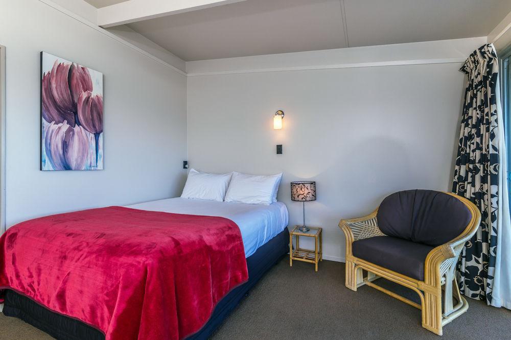 Twin Peaks Lakeside Inn Lago Lago Taupo Esterno foto
