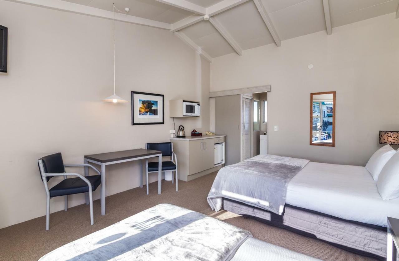 Twin Peaks Lakeside Inn Lago Lago Taupo Esterno foto